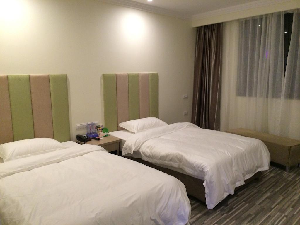 Guilin Wisteria Hotel Room photo